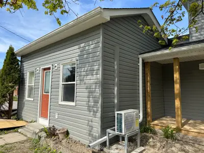 1119 King Street Unit B, Whitby, On L1n 5a9
