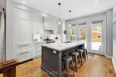 64 West Avenue, Toronto, On M4m 2l8