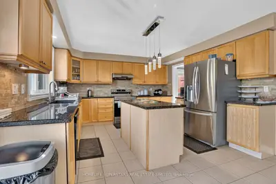 29 Westacott Crescent, Ajax, On L1t 4h7
