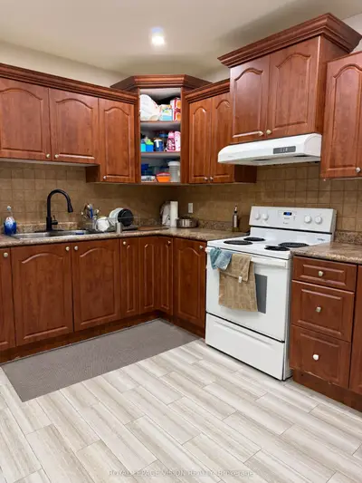 25 Par Avenue Basement, Toronto, On M1g 2g5