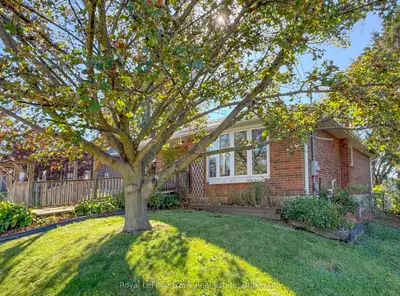1014 Mccullough Drive, Whitby, On L1n 1c6