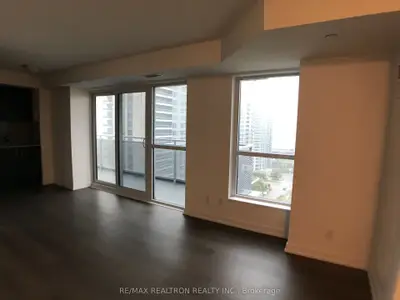 255 Village Green Square 1602, Toronto, On M1s 0l3