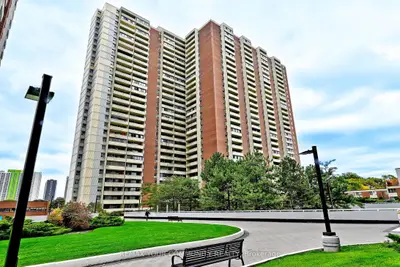 5 Massey Square 2602, Toronto, On M4c 5l6