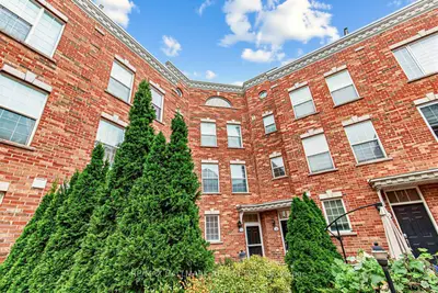 34 Fairhead Mews, Toronto, On M4e 3y4