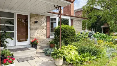 3 Leeswood Crescent E, Toronto, On M1s 2p4