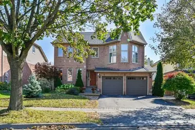 5 Lofthouse Drive, Whitby, On L1r 1v6