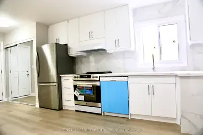 987 Victoria Park Avenue, Toronto, On M4b 2j4