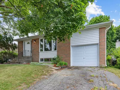 9 Midcroft Drive, Toronto, On M1s 1w9