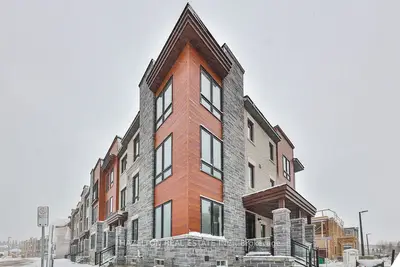 44 Dockside Way, Whitby, On L1n 0m6