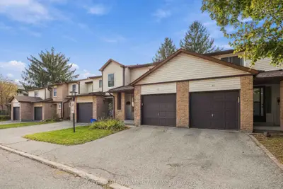 1330 Trowbridge Drive 32, Oshawa, On L1g 7l1