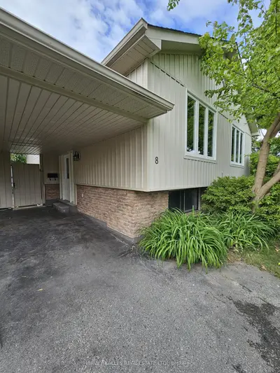 8 Pilkington Crescent, Whitby, On L1n 6e9