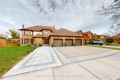 39 Stargell Drive, Whitby, On L1n 7x4