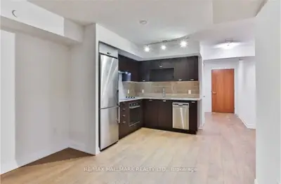 275 Village Green Square 1825, Toronto, On M1s 0l7