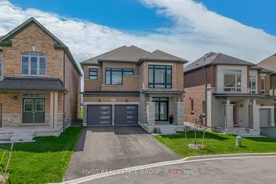 34 Waterfront Crescent, Whitby, On L1n 0m9