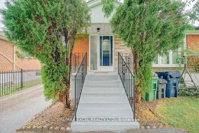22 Gander Drive Main, Toronto, On M1g 2w1