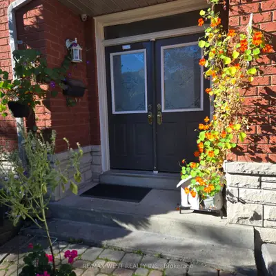 883 Strouds Lane, Pickering, On L1v 7g1