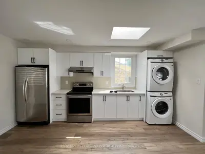 87 Dunmail Drive Upper, Toronto, On M1v 1v8