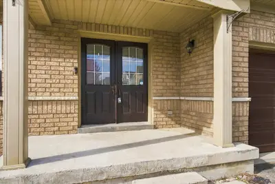 1220 Langley Circle, Oshawa, On L1k 0e2