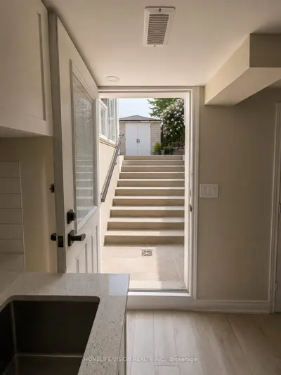 824 Crowells Street Lower, Oshawa, On L1k 1x3