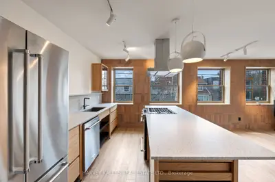 663 Greenwood Avenue 2, Toronto, On M4j 4b3