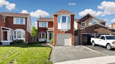60 Elmfield Crescent, Toronto, On M1v 2y6