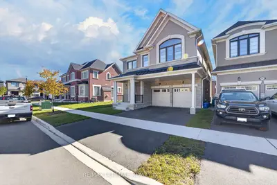 2885 Foxden Square, Pickering, On L1x 0n9