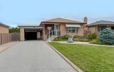 879 Antonio Street, Pickering, On L1w 1t4