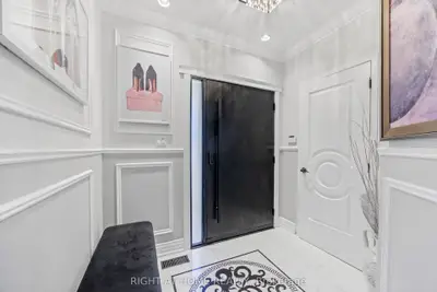 7 Urwin Street, Ajax, On L1t 0g7