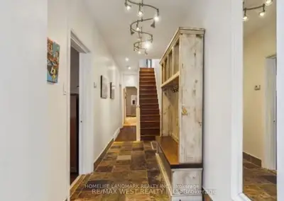68 Hastings Avenue, Toronto, On M4l 2l2