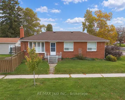 729 Lakeview Avenue, Oshawa, On L1j 1b7