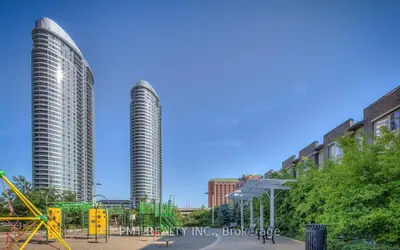125 Village Green Square 309, Toronto, On M1s 0g3