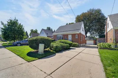 38 Singleton Rd Road, Toronto, On M1r 1h9