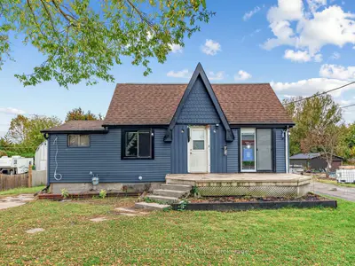 2444 Rundle Abbey, Clarington, On L1c 6x9
