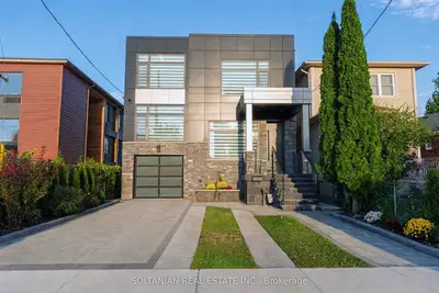 17 Trenton Avenue, Toronto, On M4c 2z3