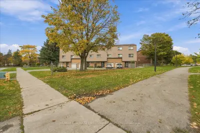 1415 Fieldlight Boulevard 4, Pickering, On L1v 2s3