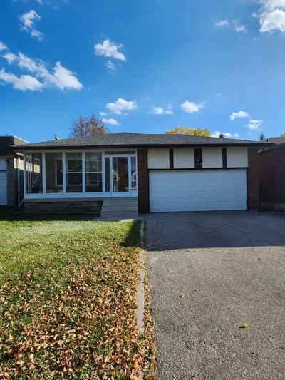959 Huntingwood Drive S Main, Toronto, On M1s 1k3