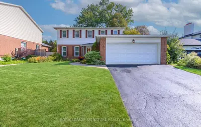 19 Castle Hill Drive, Toronto, On M1t 2y2