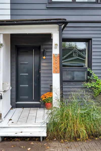 839 Sammon Avenue, Toronto, On M4c 2e7