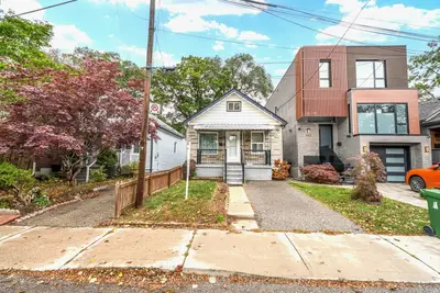 140 Barker Avenue, Toronto, On M4c 2p1