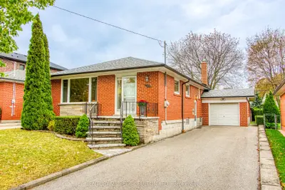 32 Bromton Drive, Toronto, On M1p 4b8