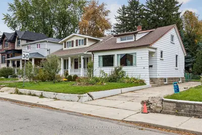 71 Meighen Avenue, Toronto, On M4b 2h4