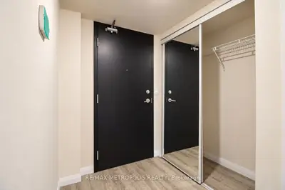 2152 Lawrence Avenue E 1502, Toronto, On M1r 0b5