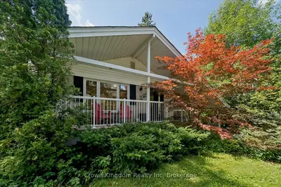 20 Lyncroft Drive Main, Toronto, On M1e 1x7