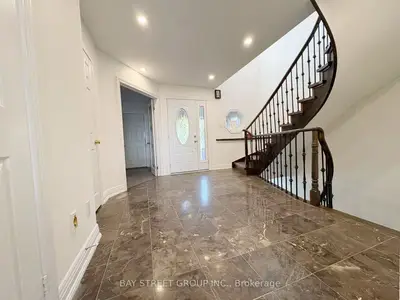 48 New Forest Square, Toronto, On M1v 2z8