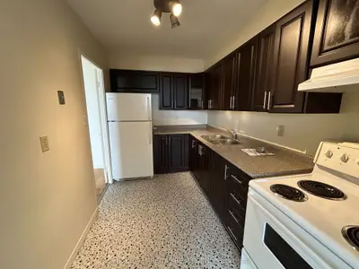 5 Massey Square 2908, Toronto, On M4c 5l6