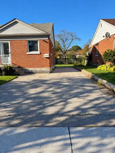 66 Admiral Road, Ajax, On L1s 2n9