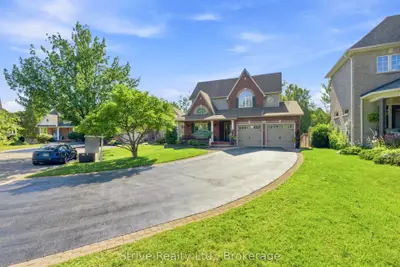 8 Rowland Court, Clarington, On L1e 1z8