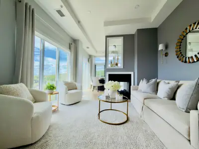 580 Kingston Road Ph1, Toronto, On M4e 1p9