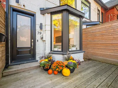 79 Lewis Street, Toronto, On M4m 2h2