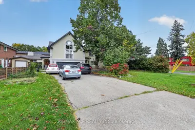 3 Larwood Boulevard Main, Toronto, On M1m 2m4